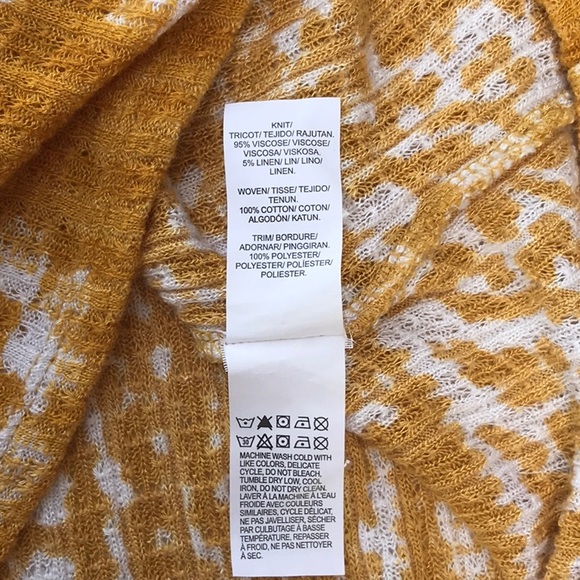 Lucky Brand Sleeveless Yellow Gold and While Floral Printed V-Neck Top Size Med - Picture 14 of 16